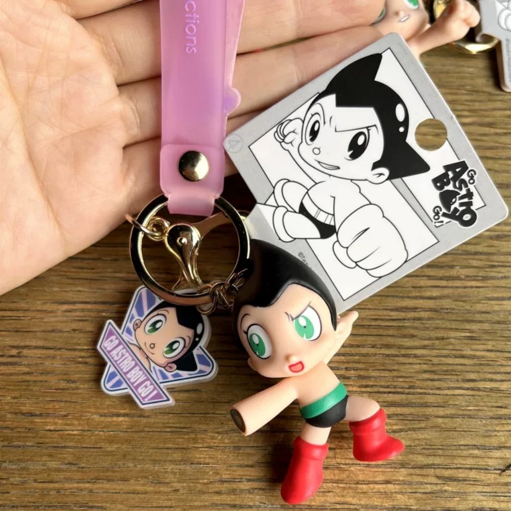 日本のアニメ「鉄腕アトム」のPVC製Q版モデル人形。車のキー - Car Accessories Japanese のレビューと価格