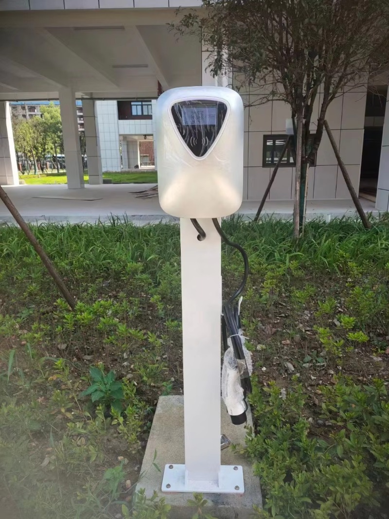 モバイルバッテリーEV充電器 モバイルバッテリーEV充電器  - Car Charger のレビューと価格